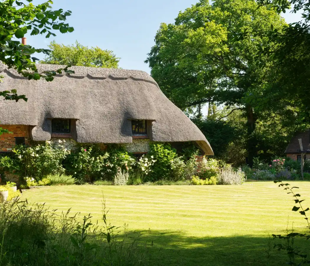 Sienna Miller’s home is a 16th century English thatched cottage of dreams — see for yourself