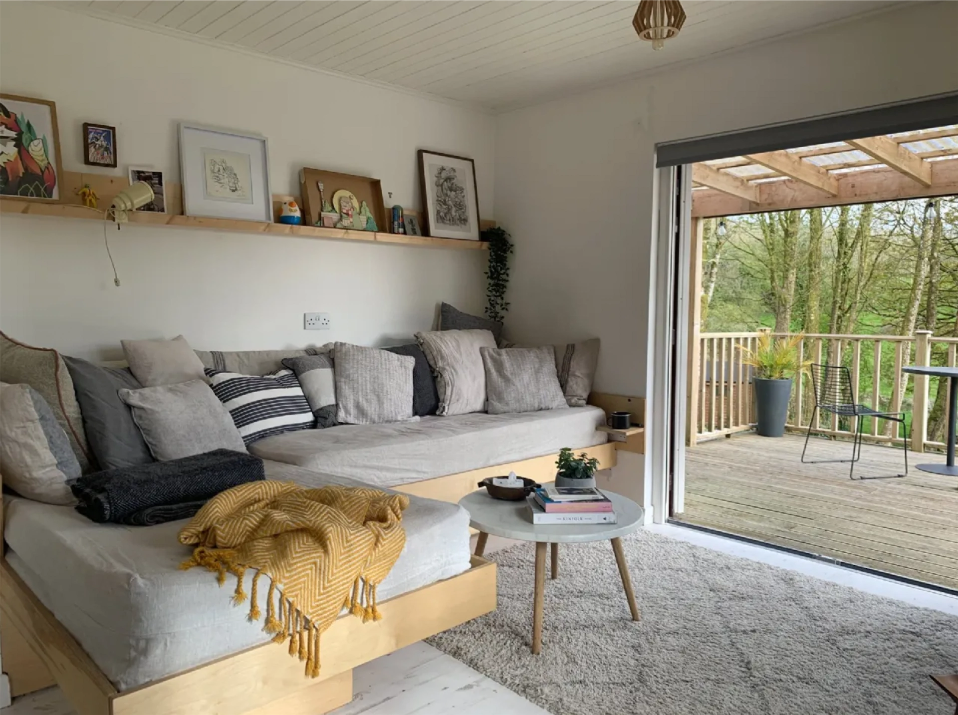 log cabin Tipperary living room