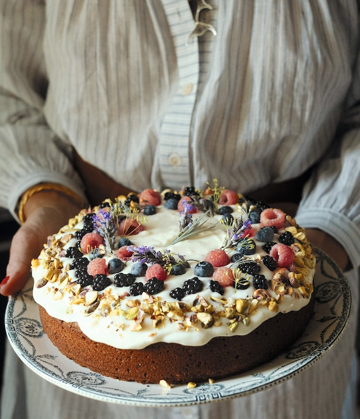 What to bake this weekend: Frosted pistachio cake What to bake this weekend: Frosted pistachio cake
