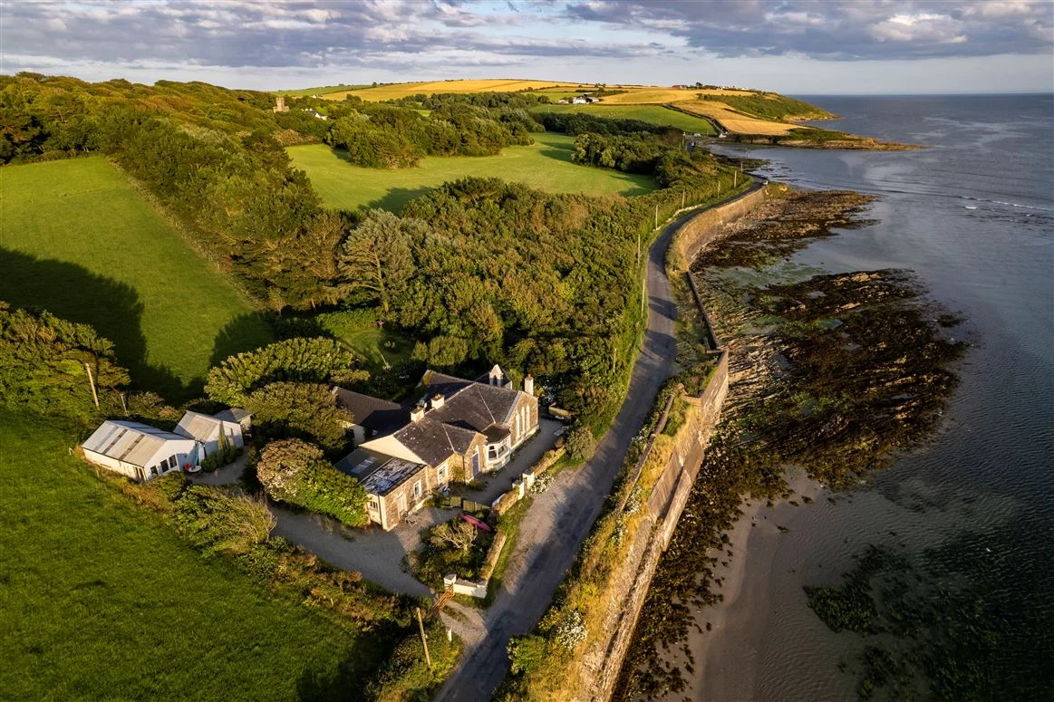 3 cottages for sale around the country with stunning water views