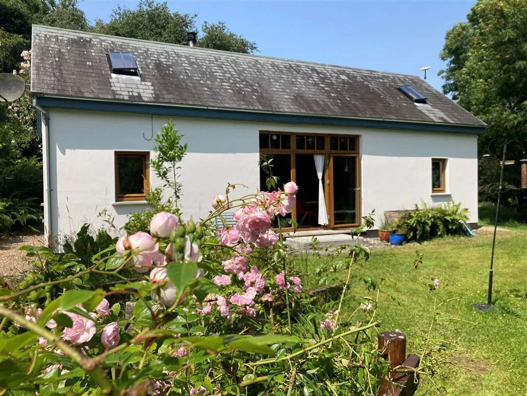 3 picturesque cottages around Ireland on the market for under €300,000