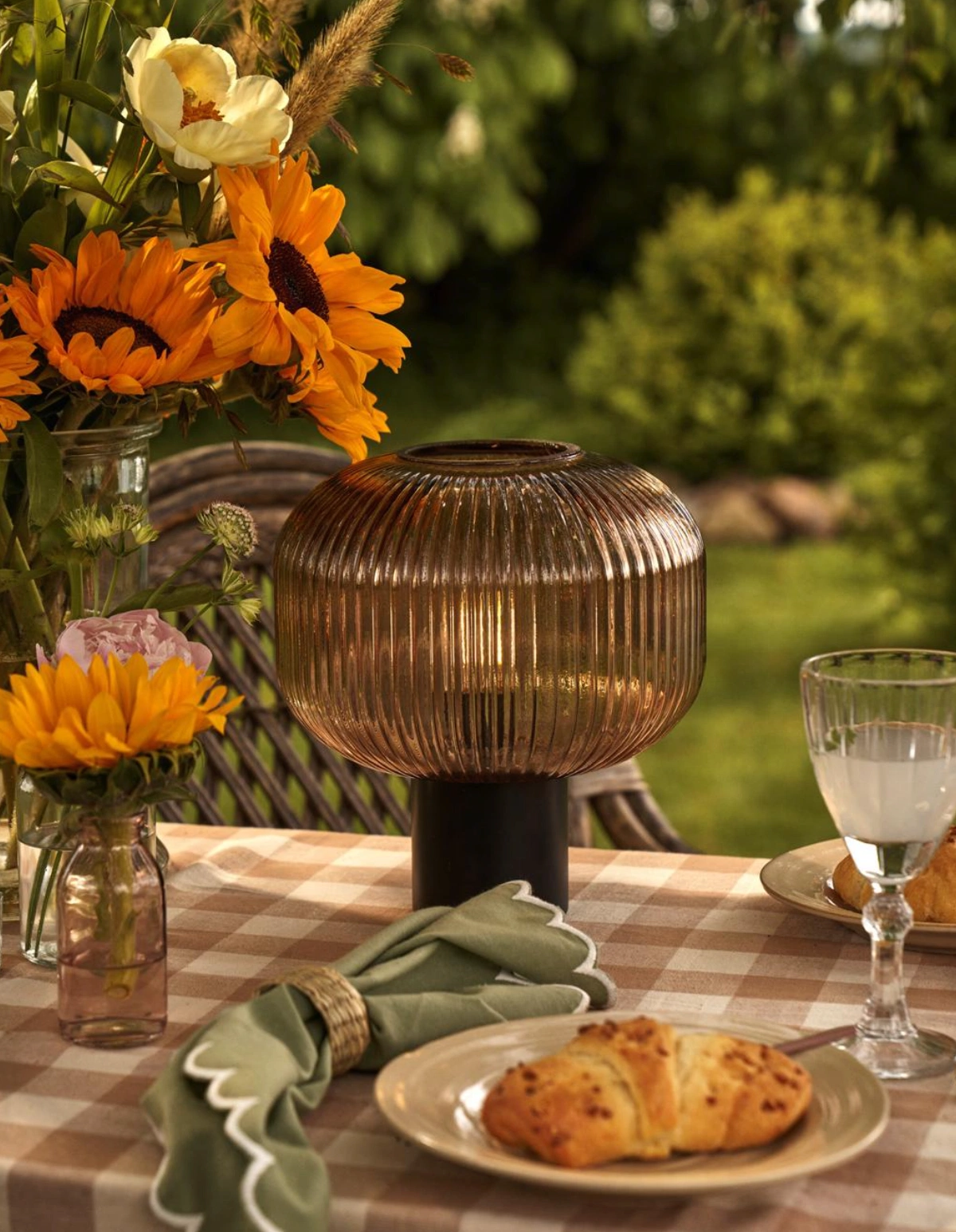 Led table lamp, €23.70, Søstrene Grene