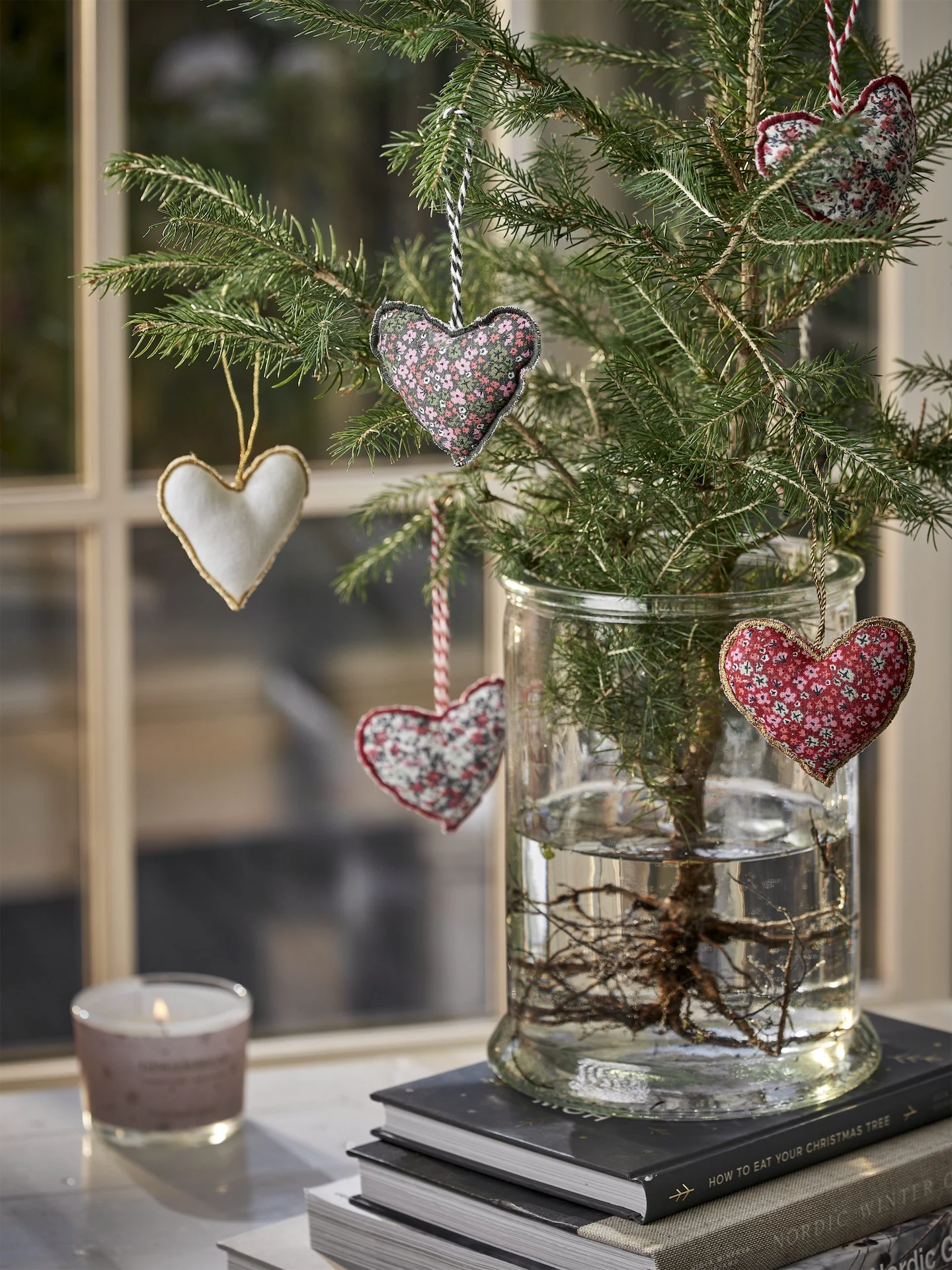 Hanging hearts, €1.98 each