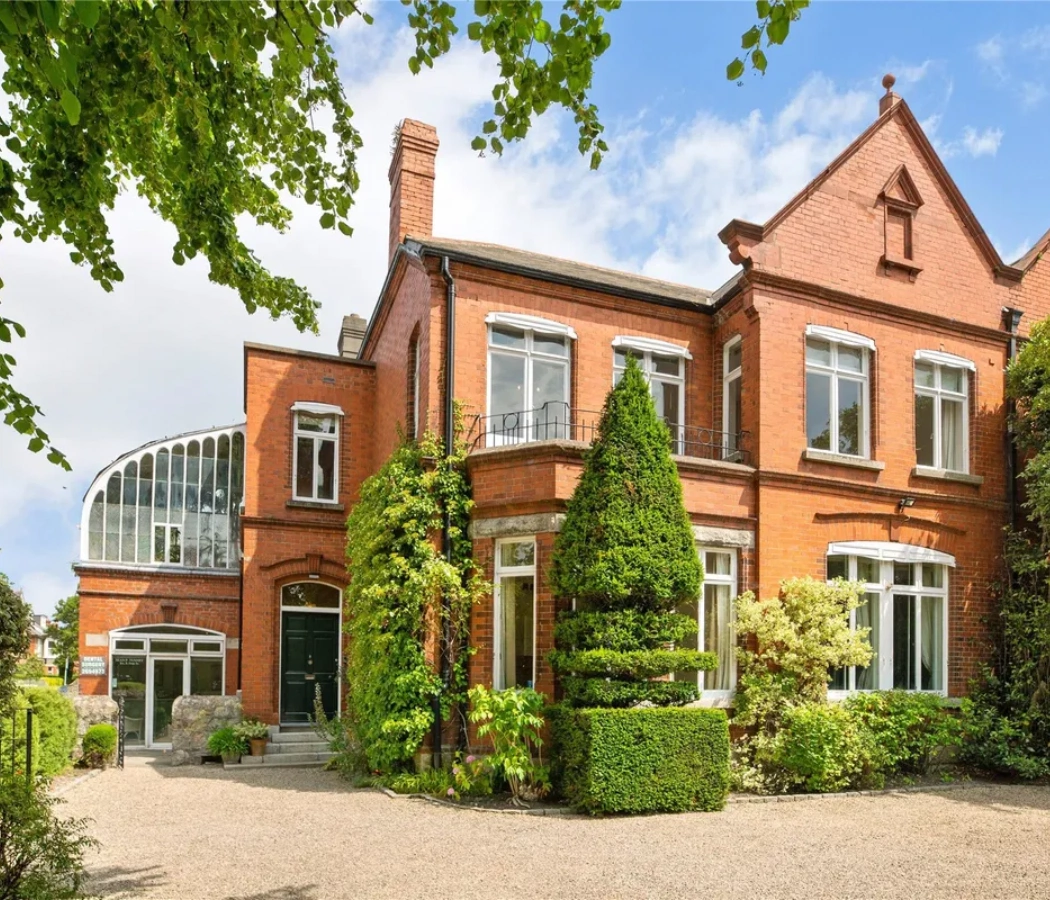 This stunning seven-bed landmark home in Ballsbridge is on the market for €2.75 million