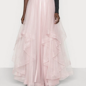 Mascara Maxi Skirt, €169, Zalando