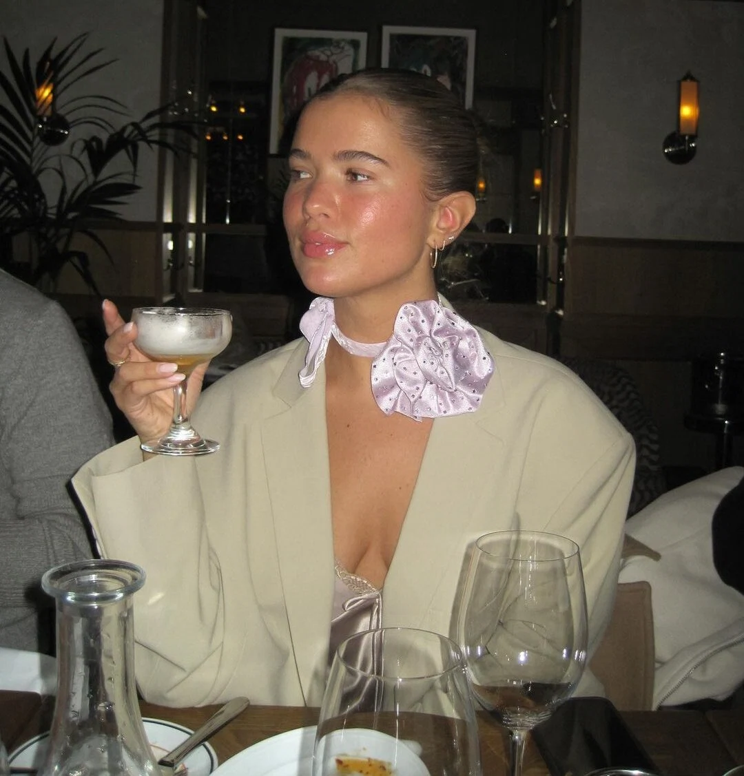 Flower chokers are the new celebrity favourite Y2k trend taking over