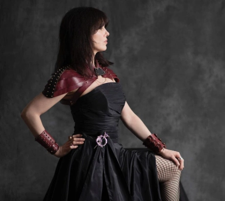 Mná na hÉireann, keep rocking the system