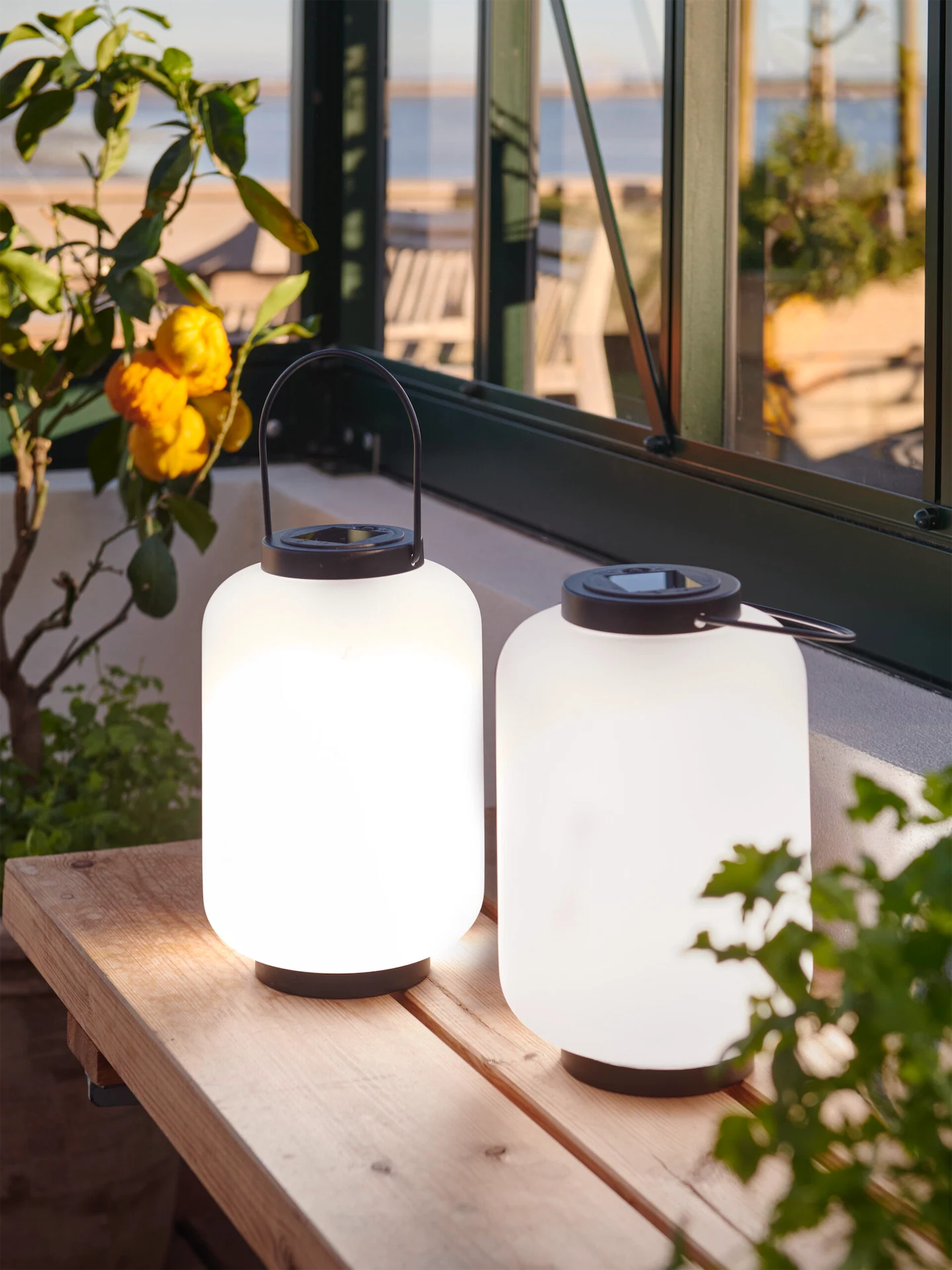 Solar lamp, €18.88