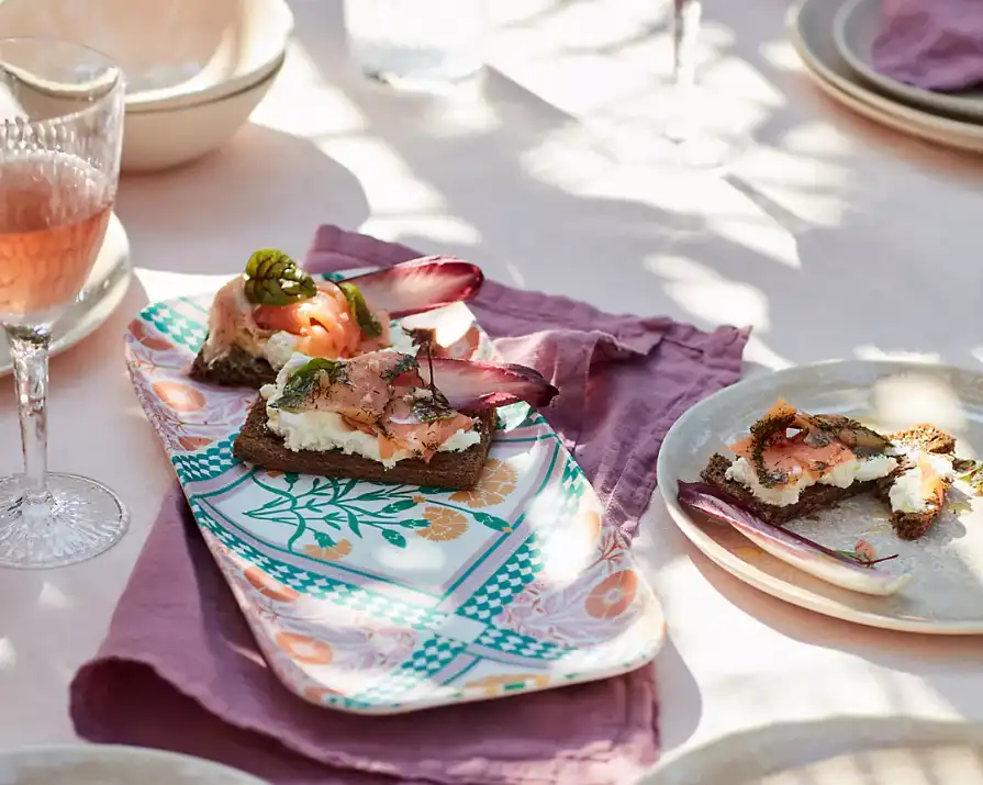 BBQ serving dishes BBQ serving dishes