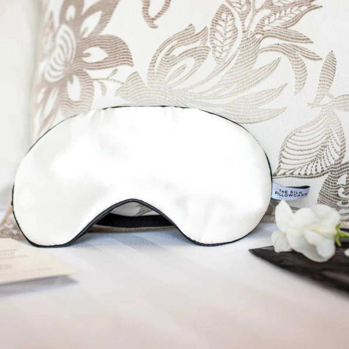 The Cloud Silk Eye Mask, €45