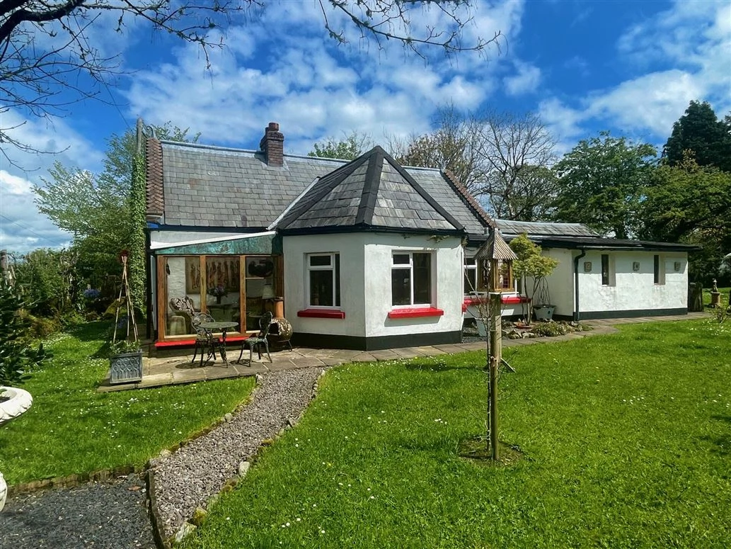 Two sympathetically restored Limerick cottages (with lots of garden space) are on the market for €295,000 Two sympathetically restored Limerick cottages (with lots of garden space) are on the market for €295,000