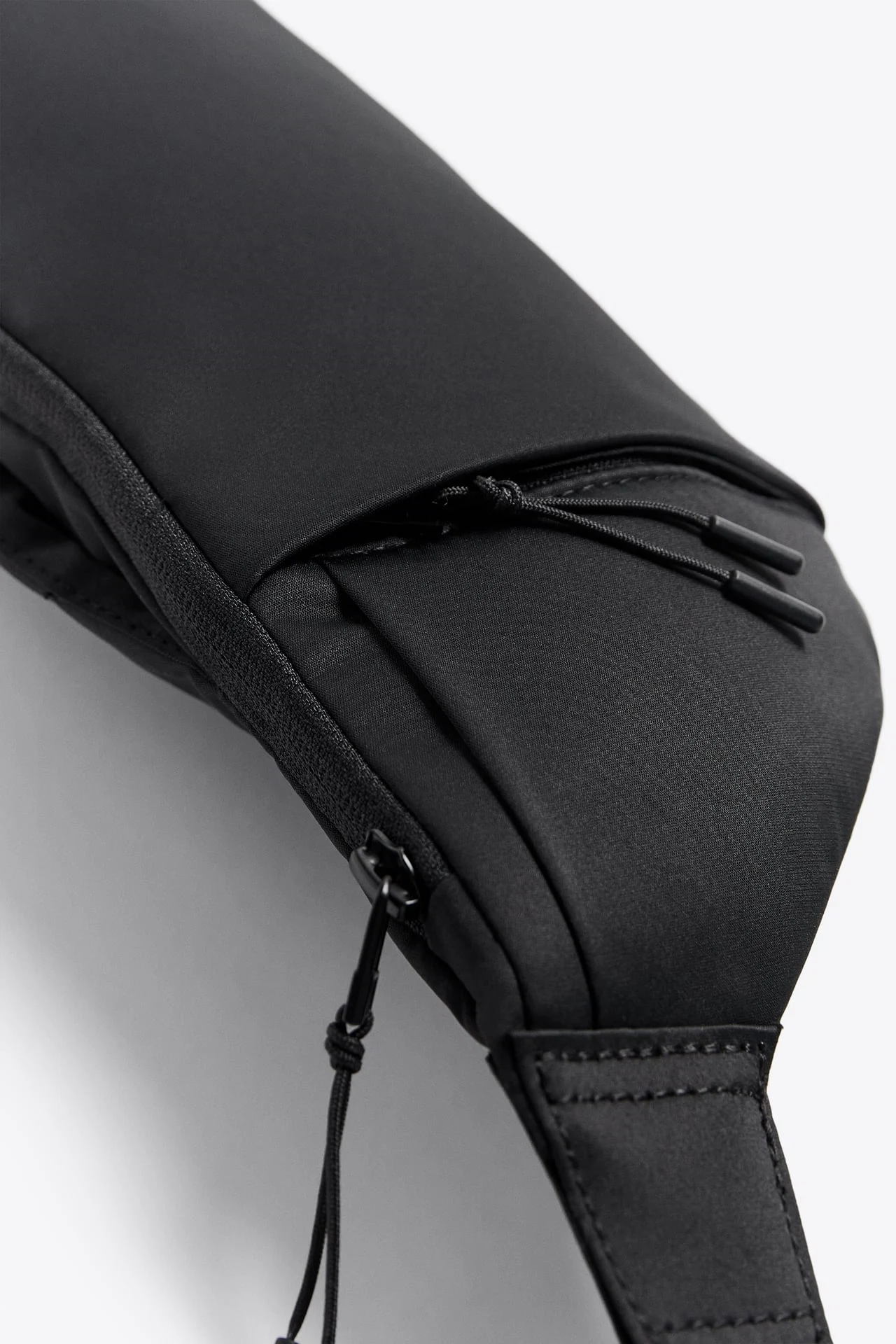 ZARA, Technical Belt Bag, €29.95