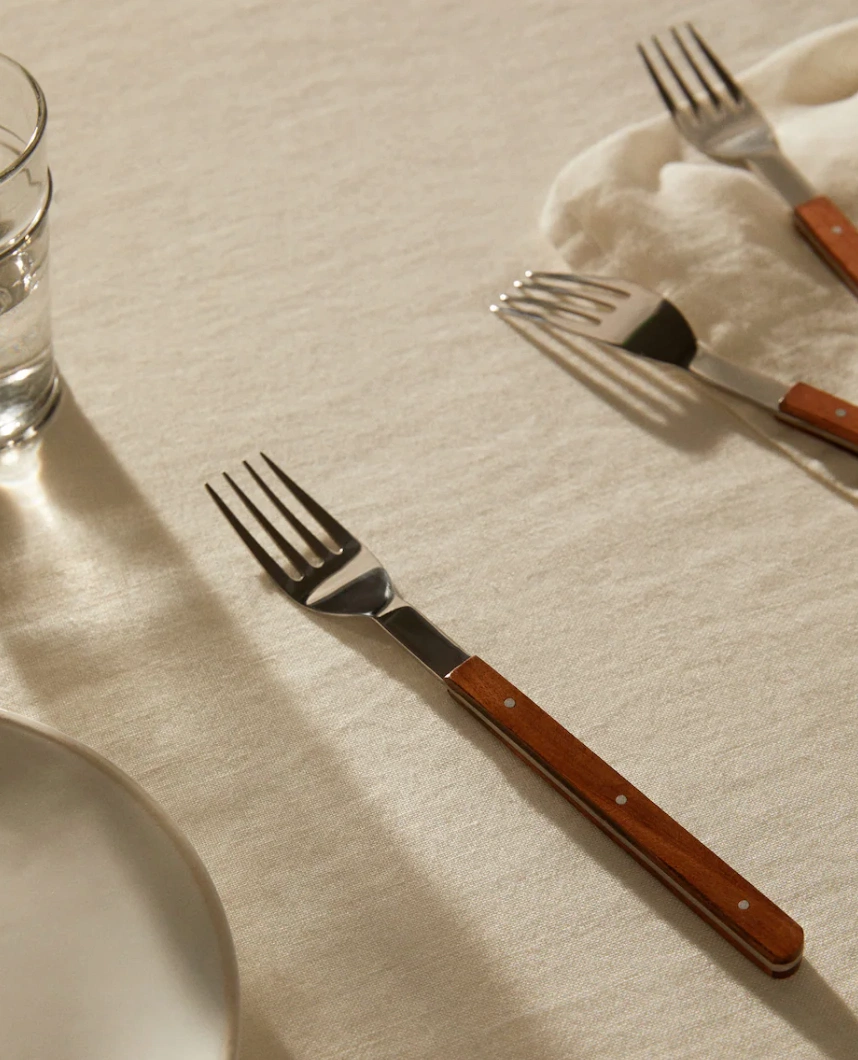 Pack of 4 wooden handle forks, €22.99, Mango