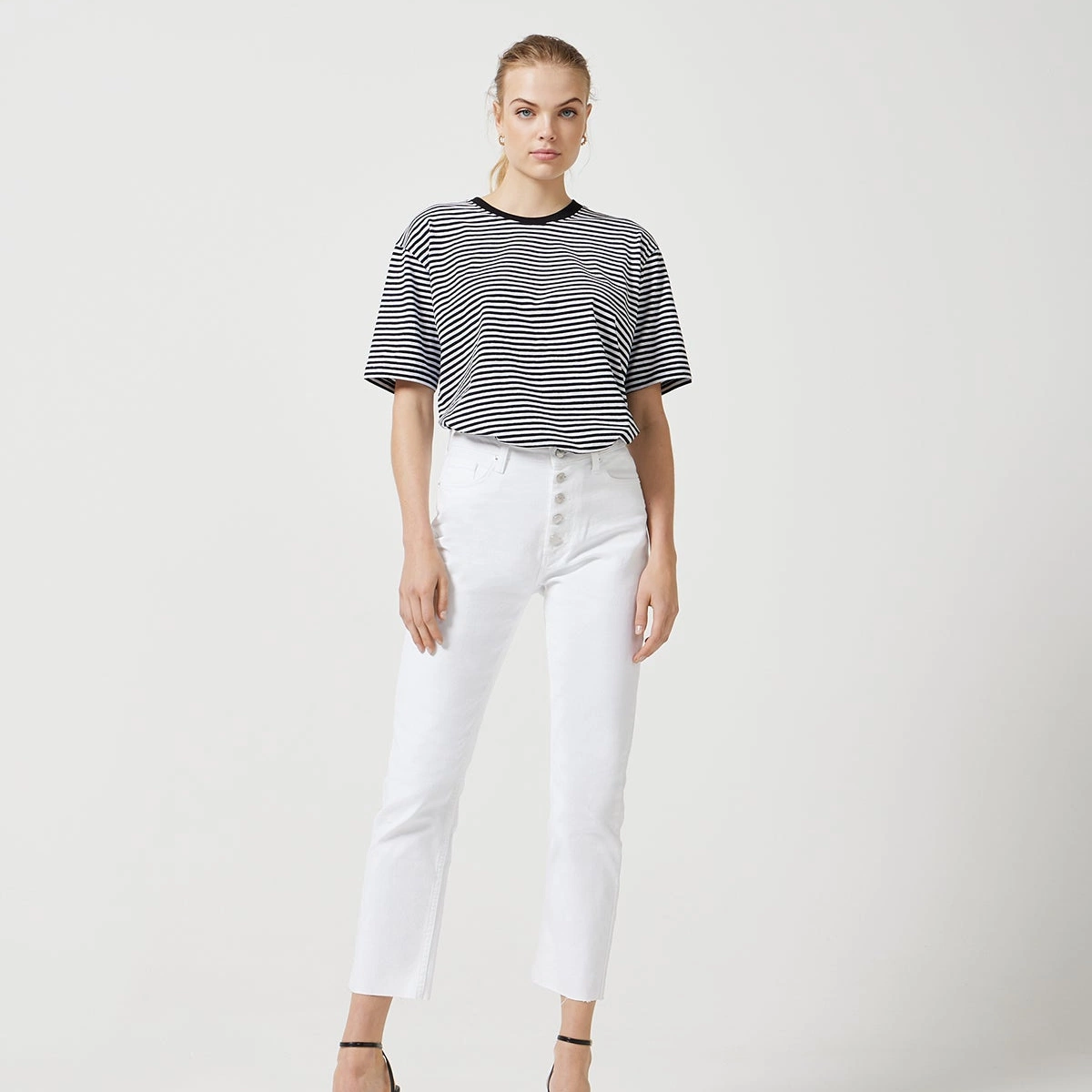 The Straight Leg Button Crop in White, €50