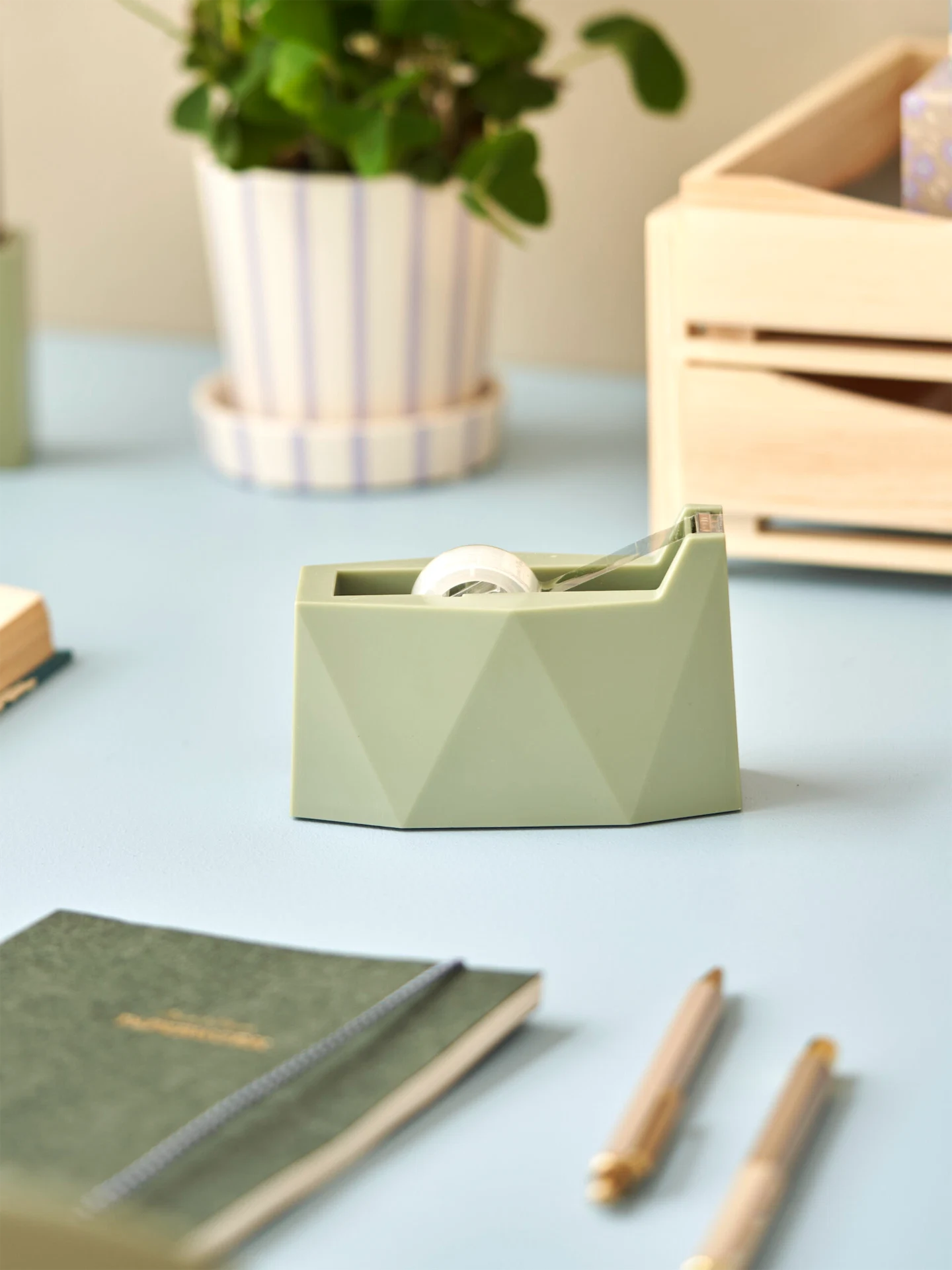 Tape dispenser, €4.64