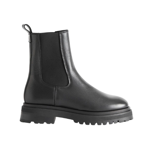 Lined Chunky Chelsea Leather Boots, €179