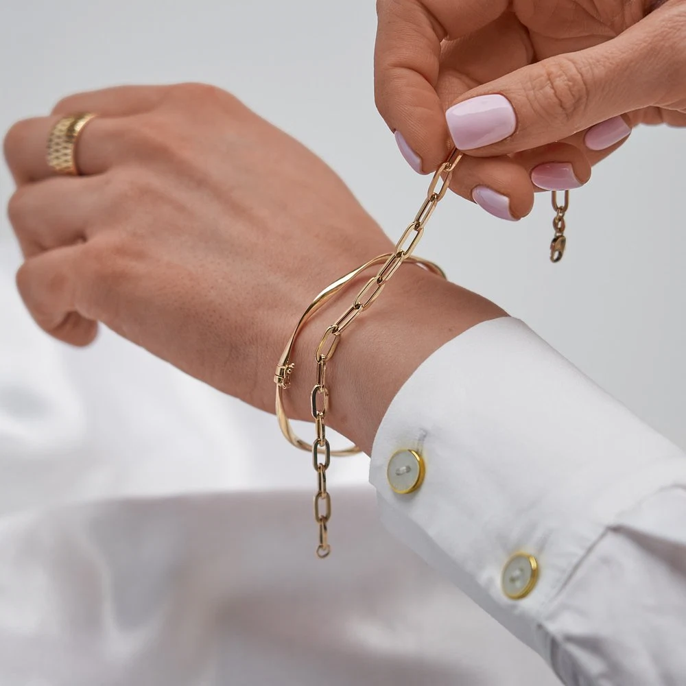 Blackbird Flat Twist Bangle, €295