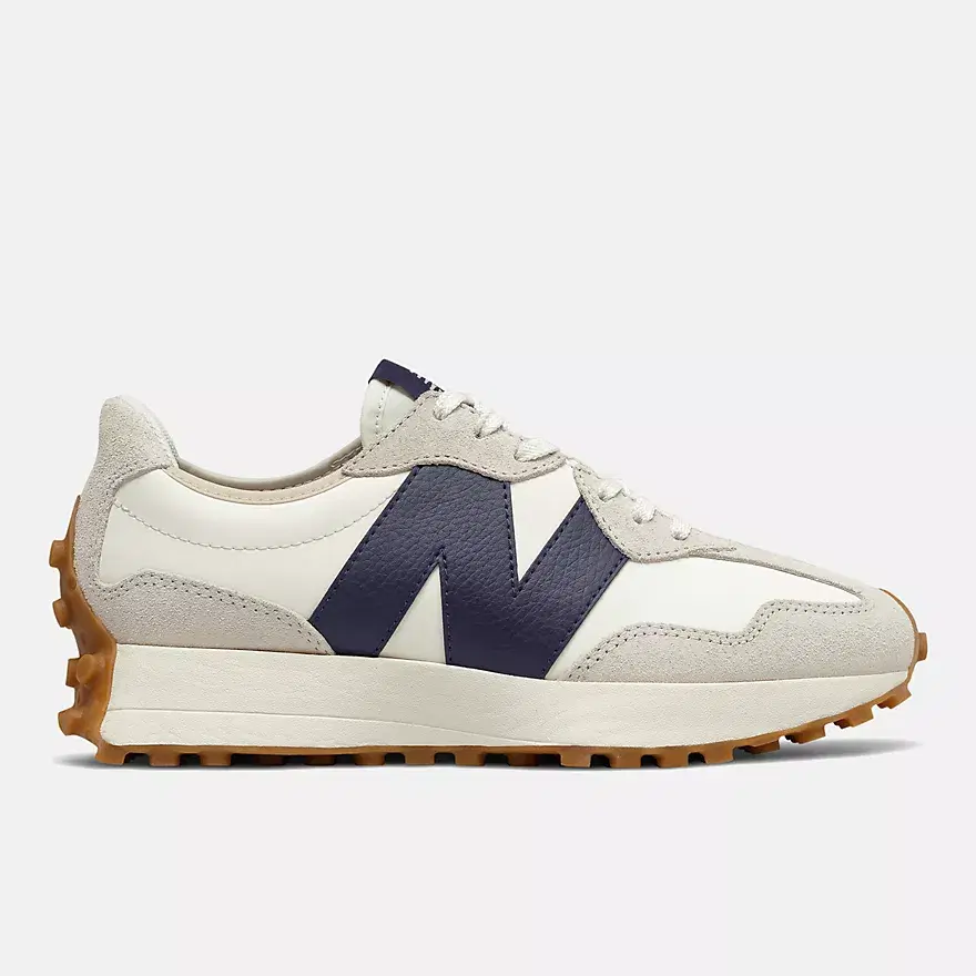 New Balance 327, €130