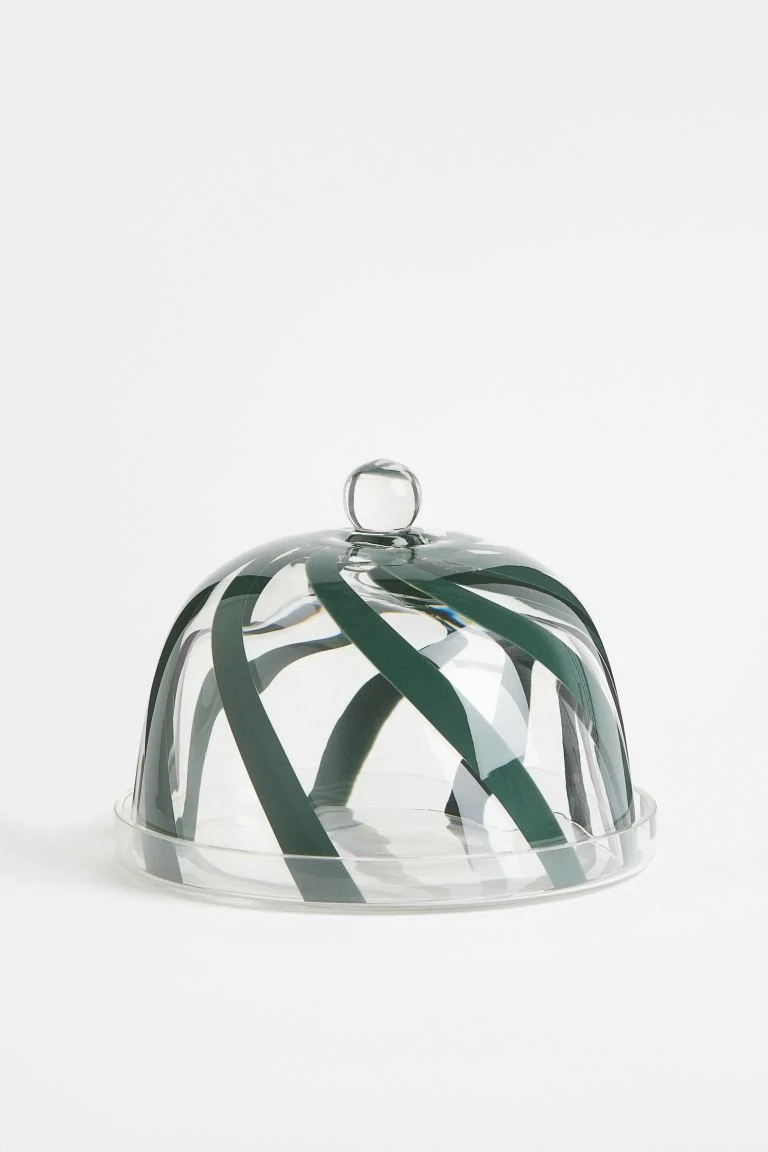 Glass dome with a tray, €24.99