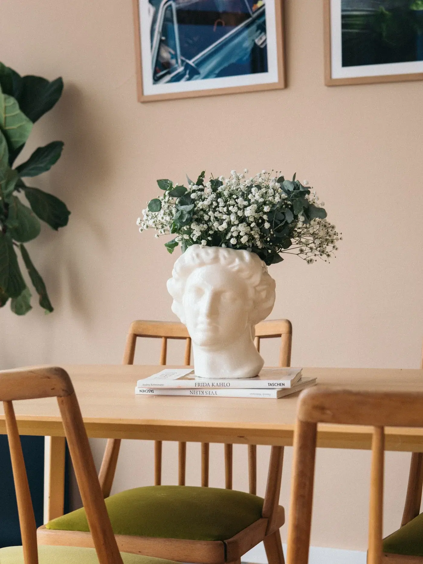 April and the Bear Apollo Vase, €45