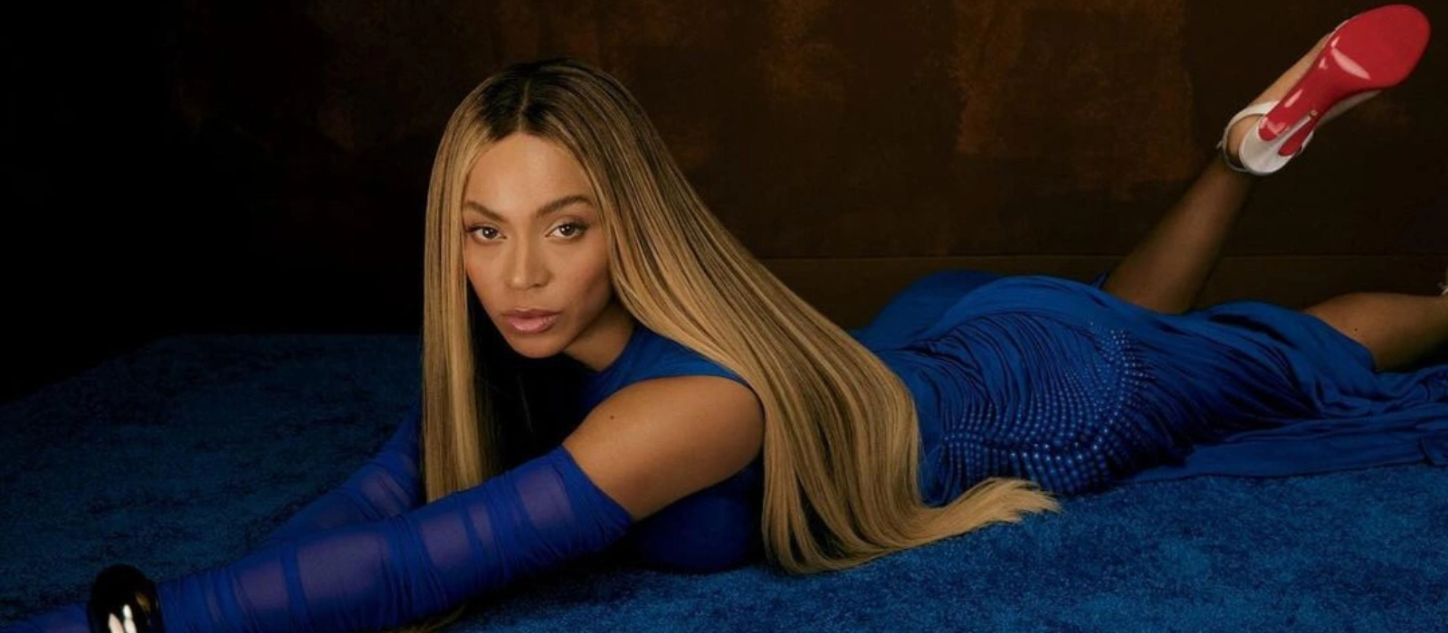 Beyoncé sports gown from Irish designer Michael Stewart