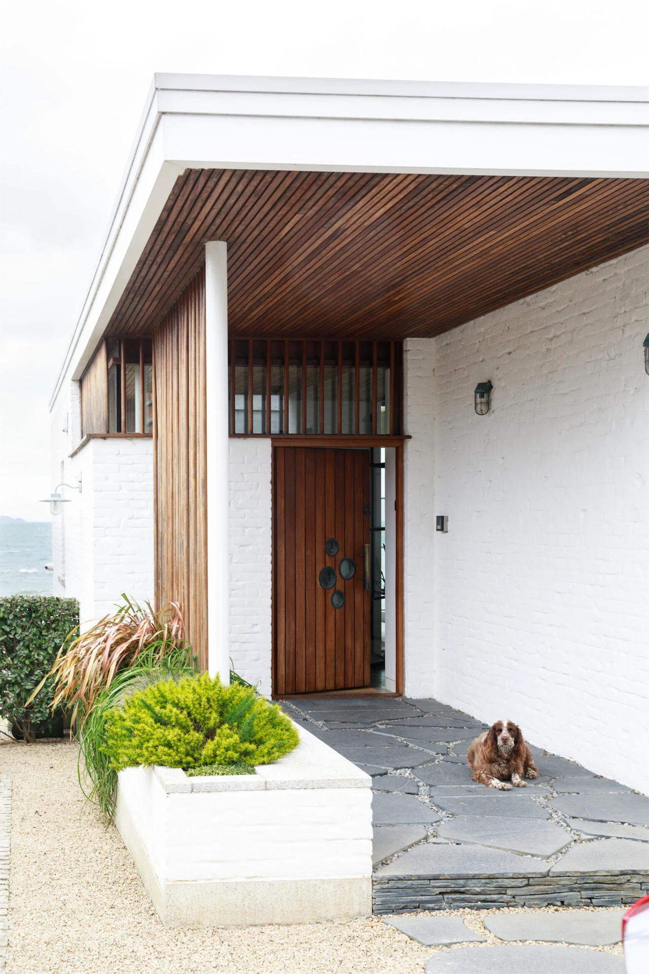 Mid-century cool meets contemporary Irish design in this Dublin seaside home Mid-century cool meets contemporary Irish design in this Dublin seaside home