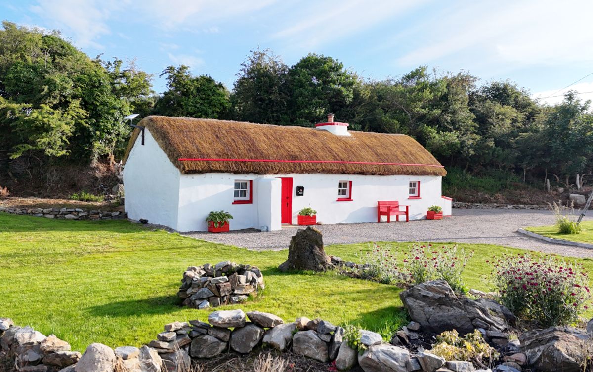 This utterly adorable Donegal thatched cottage is on the market for €159,950 This utterly adorable Donegal thatched cottage is on the market for €159,950