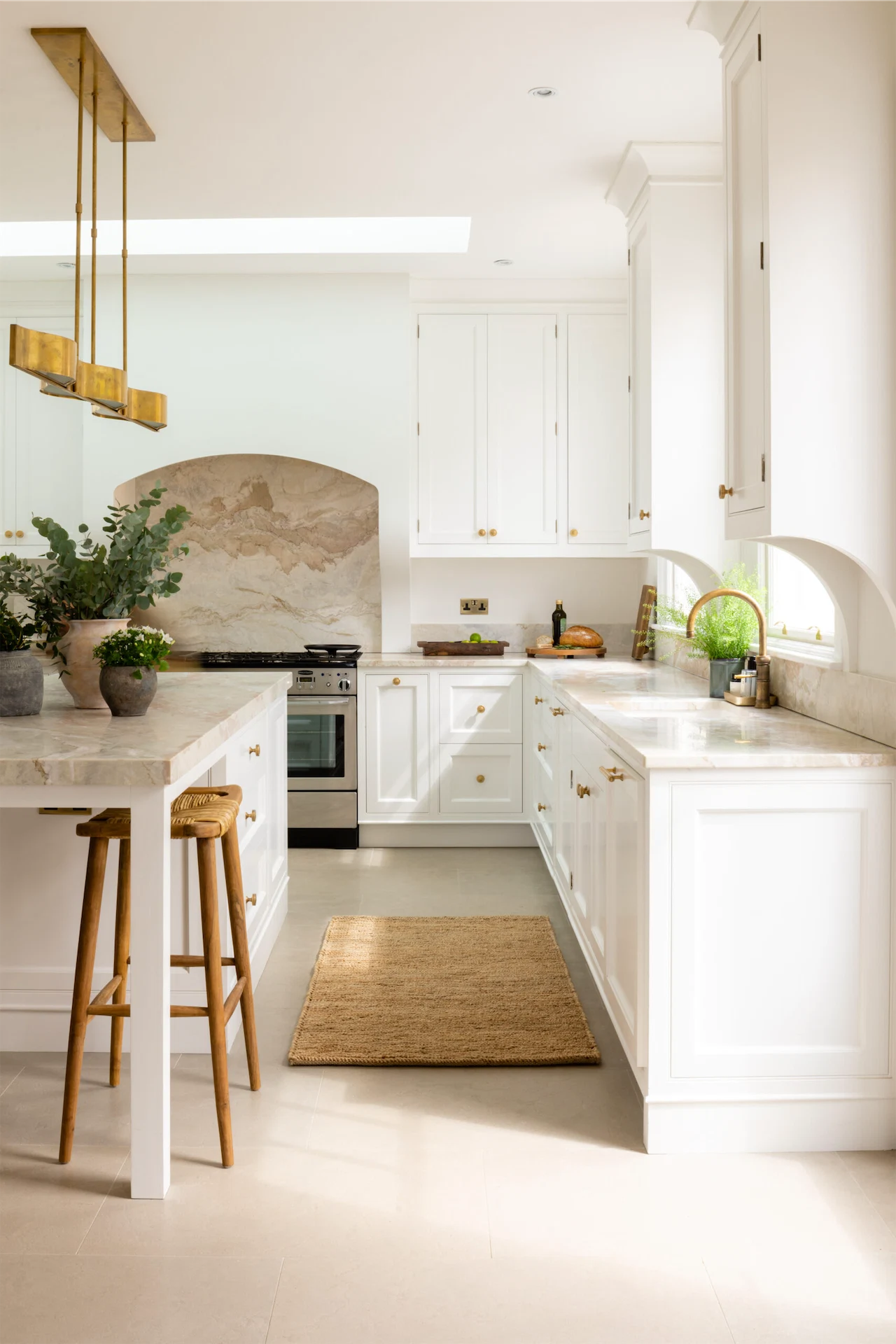 Eilish Rickard Interiors chose La Dolce Vita Quartzite from Porter for this kitchen