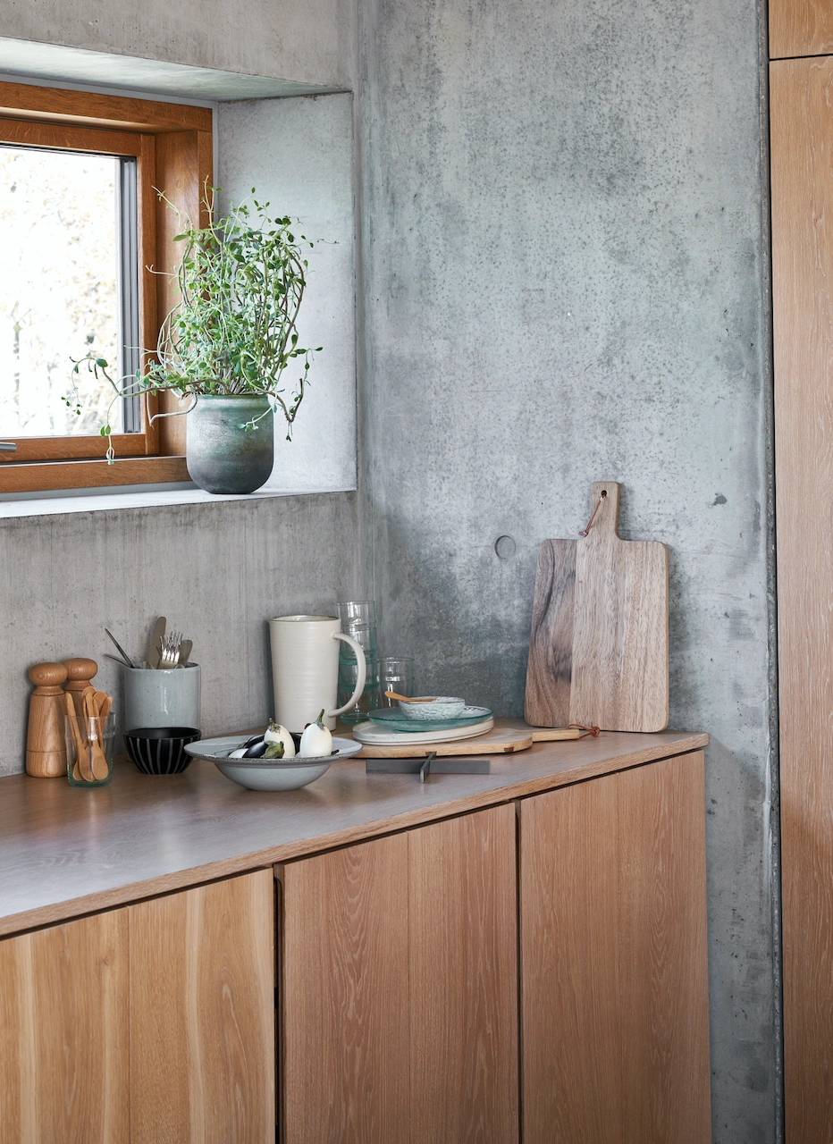 The textures of concrete and wood play well together
