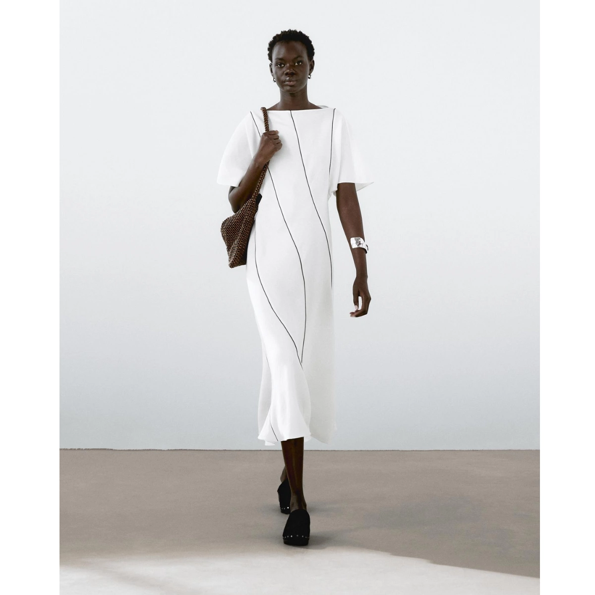 Massimo Dutti Flowing Linen Blend Dress With Contrasting Details, €129