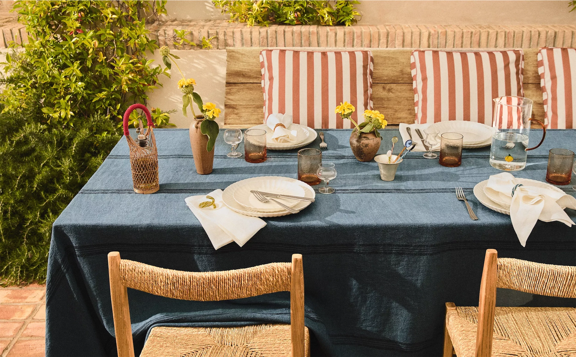 Bright table linen to elevate your summer gatherings