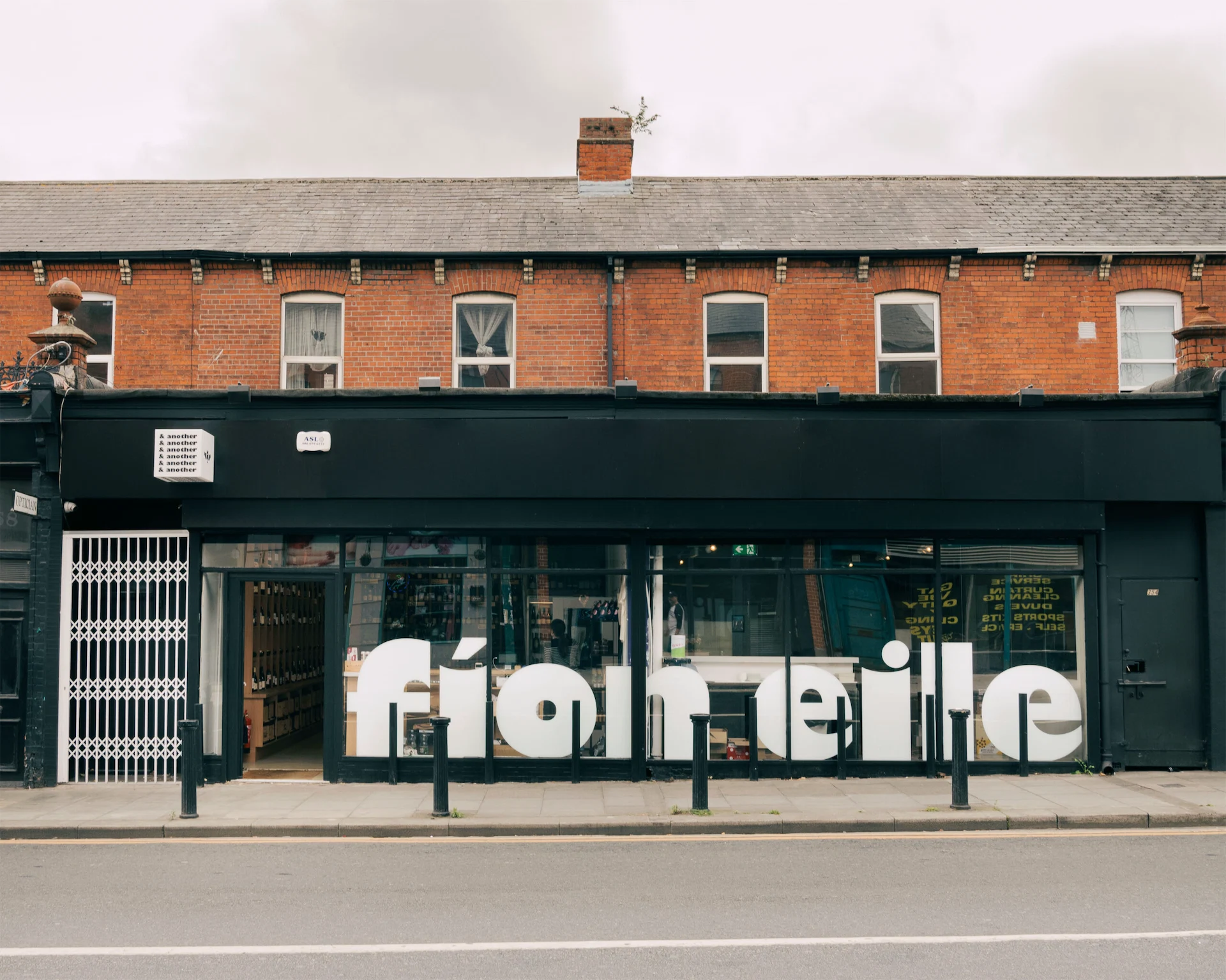 neighbourhood wine scene