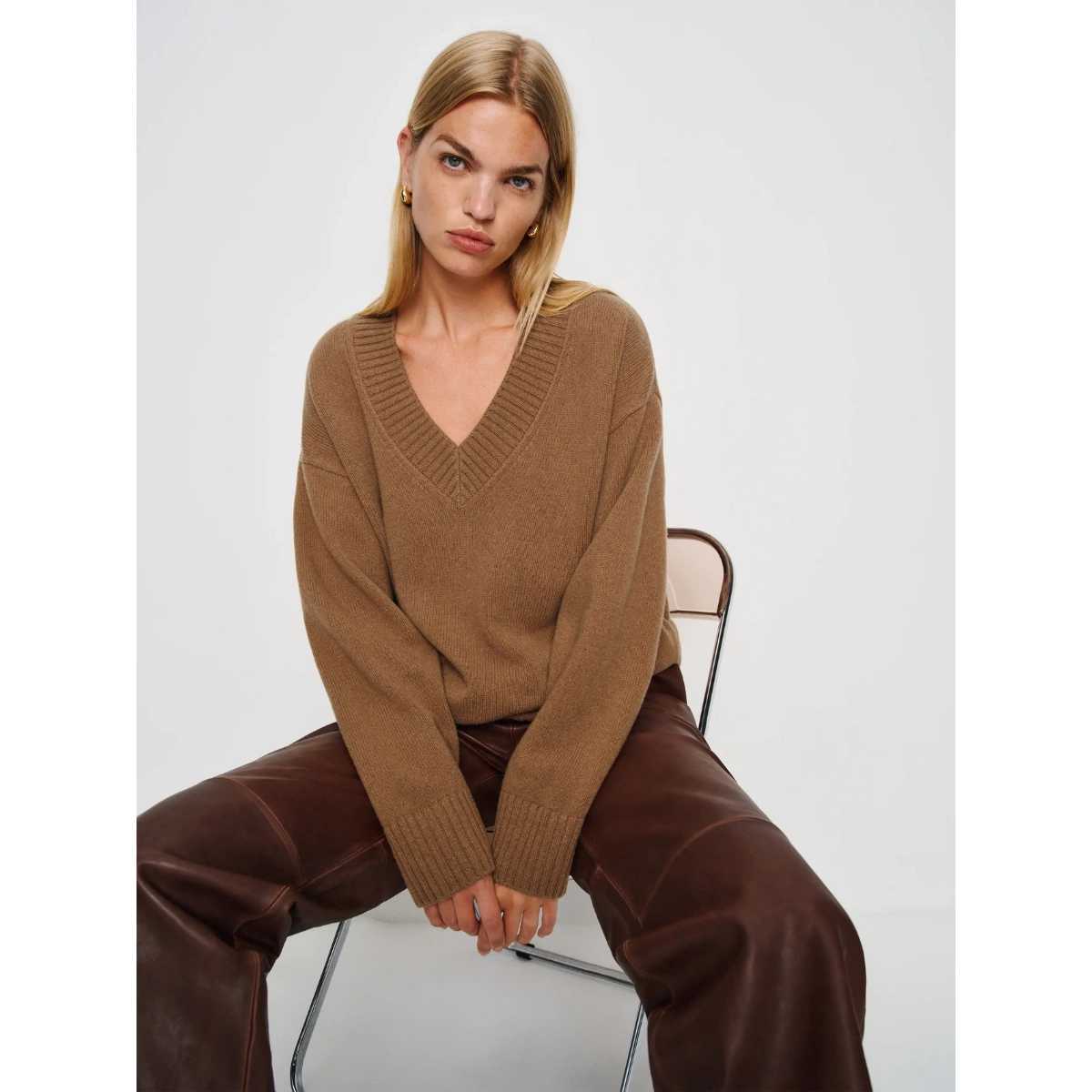 Reformation Jadey Cashmere Oversized V-neck Sweater, €348