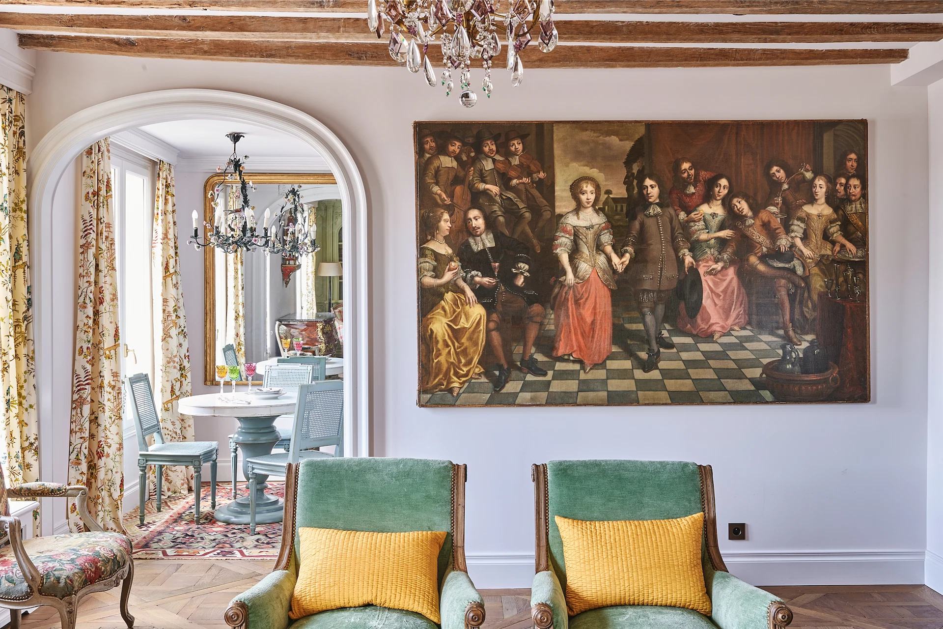 An Irish interior designer has transformed this compact Paris apartment into a luxurious space