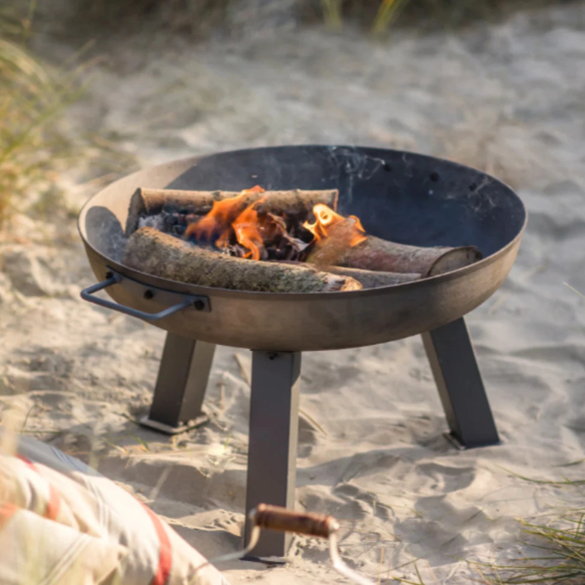 The Blue Door Fire Pit, €58