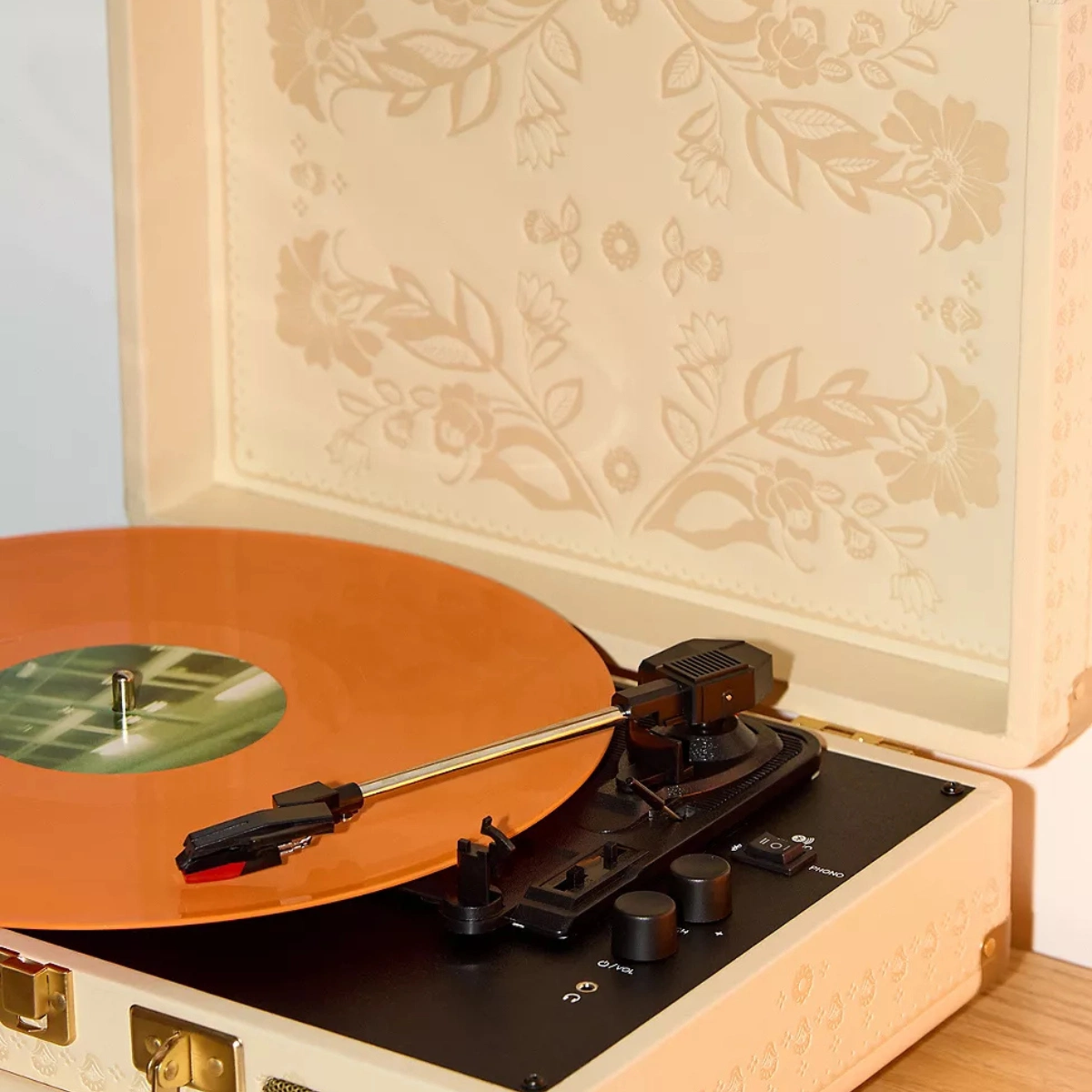 Crosley UO Vinyl Record Player, €139