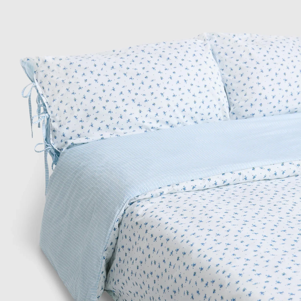 Lounge Bloom & Stripe Reversible Duvet Cover, €90