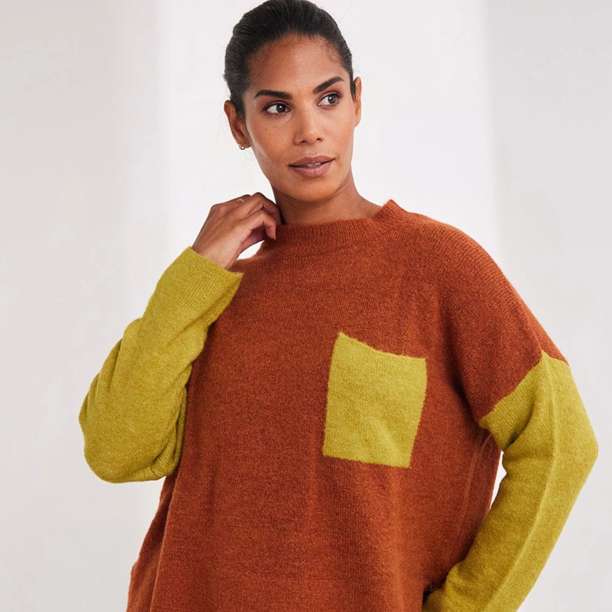 Choice Boutique ART One Pocket Knit, €50