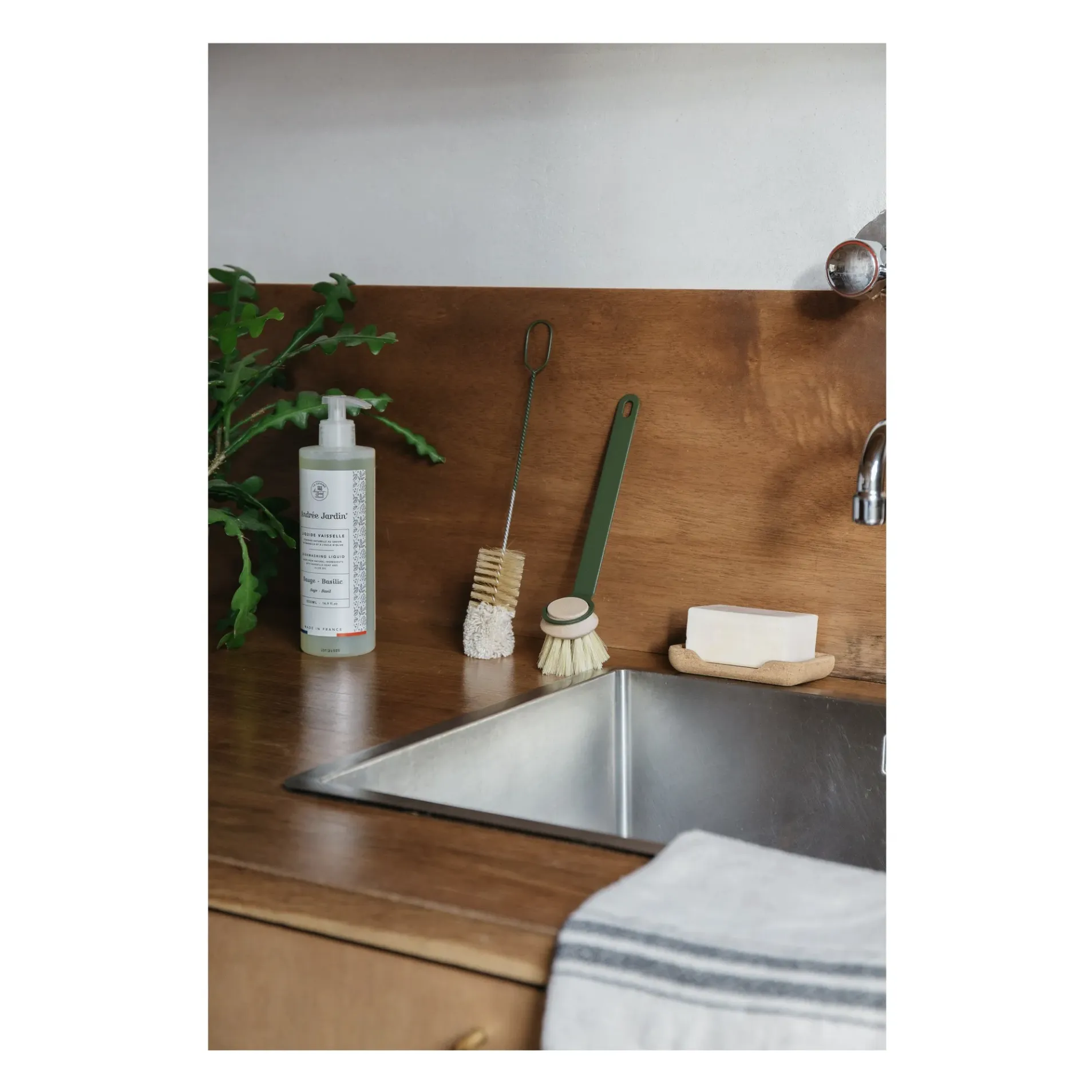 Andrée Jardin Super dish handle,€11, Smallable