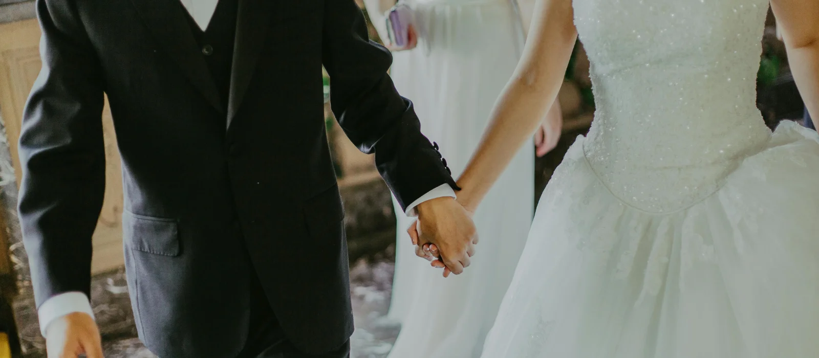 How to budget for a wedding in 2026