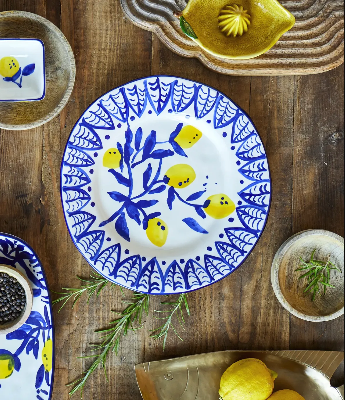 Sicily dinner plate, €35, Hedgeroe Home