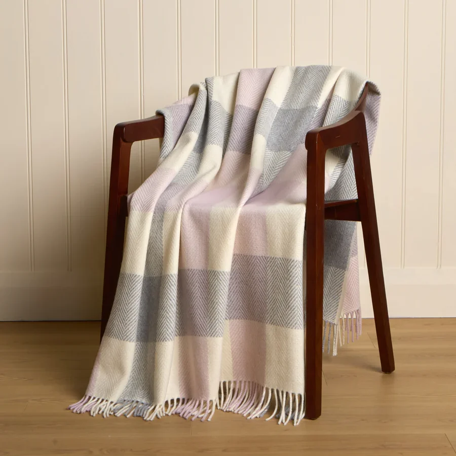FOXFORD Emily Cashmere and Lambswool Throw, €175