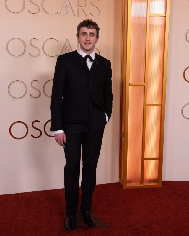 Paul Mescal has arrived on the red carpet at the Oscars with Gracie Abrams! He stars in Hamnet, which is up for eight awards in total tonight, making it the sixth most nominated film this year, including Best Actress for Jessie Buckley, Best Picture, Best Director for Chloé Zhao and in a new category this year, Best Casting.

Good luck Hamnet! ??