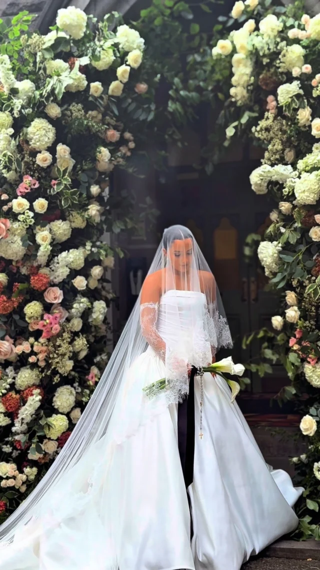 Set on the magical grounds of Luttrellstown Castle, Olivia and Nicholas celebrated their nuptials with a lavish affair, blooming with roses and opulent details.??

See their full wedding feature in IMAGE Weddings 2026, in partnership with @thediamondexpertofficial, available at the link in bio. ?

?: Reel courtesy of content creator @evergreen_by_kellie
