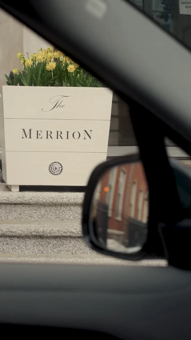 We were thrilled to join our partners Range Rover for their most recent experience, Range Rover at The Merrion – an exquisite celebration of craftsmanship and creativity.

The afternoon kicked off with champagne and canapés in Dublin‘s Merrion Hotel before guests were treated to an insightful design discussion between acclaimed UK interior designer Ben Johnson of Albion Nord design studio in conversation with mid-century design expert and gallerist Killian McNulty. The pair held the audience rapt as they discussed Ben’s ambitious design projects, including London’s Chelsea Barracks, The Chancery Rosewood and The Britannic Explorer, a Belmond luxury sleeper train.

As dusk fell, guests were whisked away in a fleet of Range Rovers to an intimate private dining experience at two-Michelin-starred Chapter One. There, Chef Mickael Viljanen presented a menu that mirrored the artistry of the Range Rover SV – precise, elevated and exquisitely considered – with every detail echoing the same level of craftsmanship and quiet luxury, right down to the car’s striking Sunrise Copper with Satin finish.

#RangeRover #RangeRoverSV #LuxuryReimagined