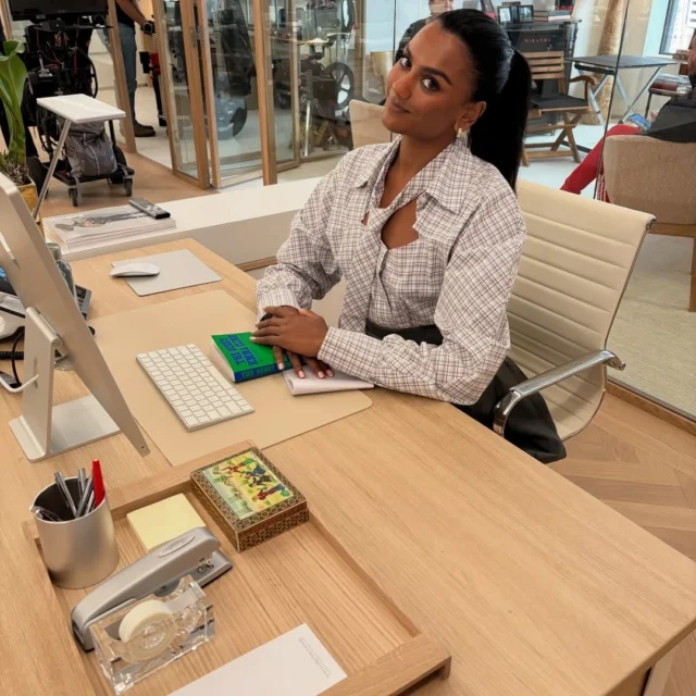 Behind the scenes of filming at The Devil Wears Prada 2 ??

? Photos via @simoneashley